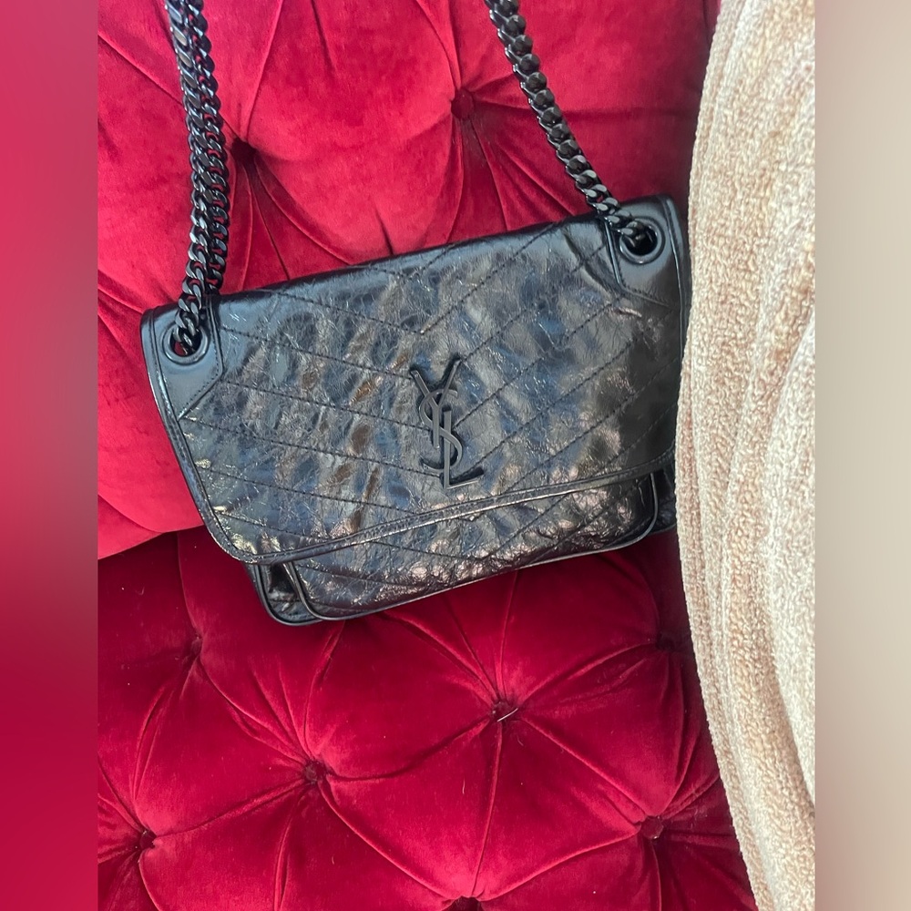 NWT. YSL Saint Laurent medium Niki bag. Black.